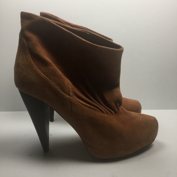 B BAKERS Cognac Suede Platform Pull-On Booties 8B - Picture 3 of 6